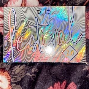 12 piece pressed pigments palette